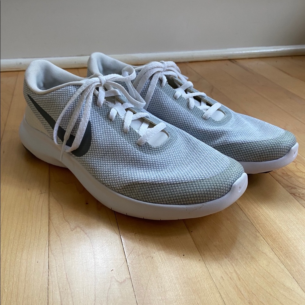 BRAND NEW Nike Flex